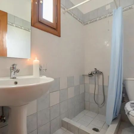 Dolphin Αγία Άννα